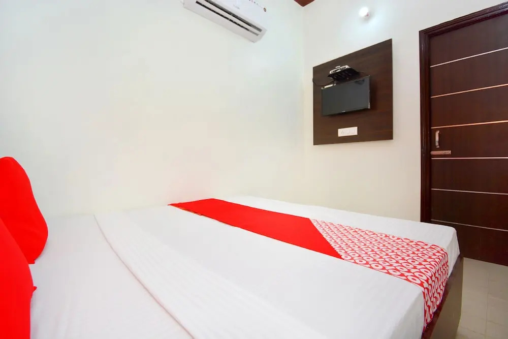 OYO 43291 Br Guest House