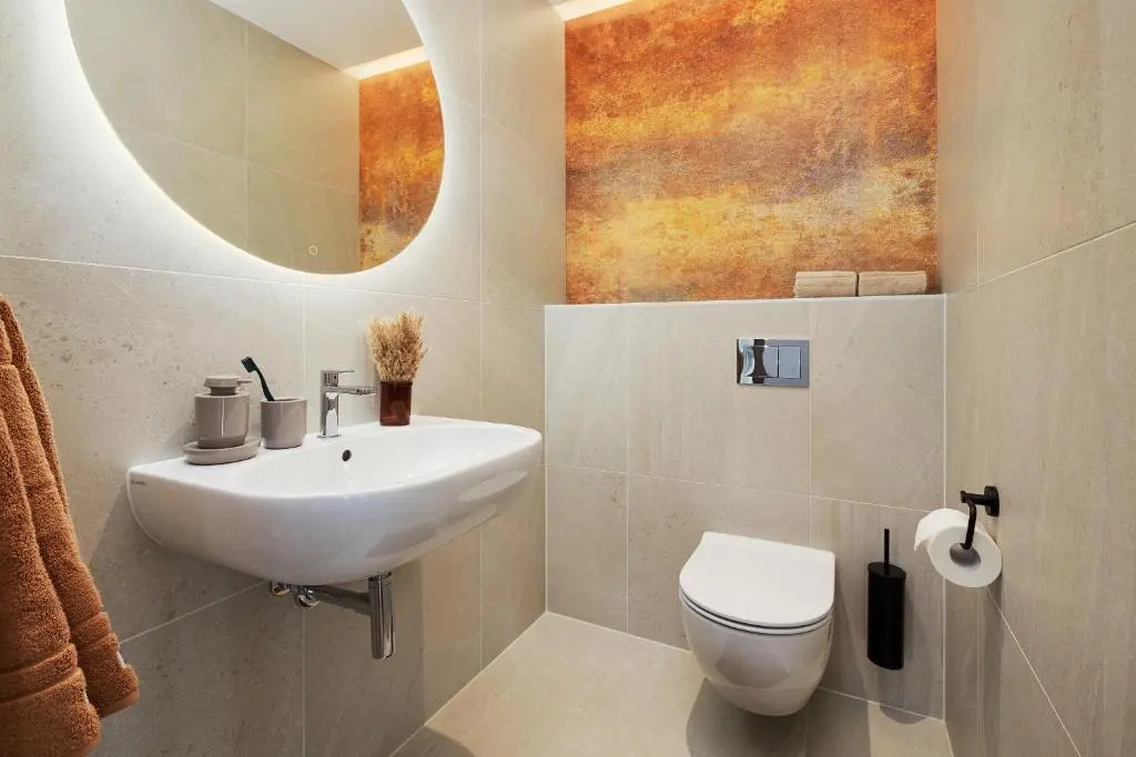 Sunrise City apartment with Harbour Seaview