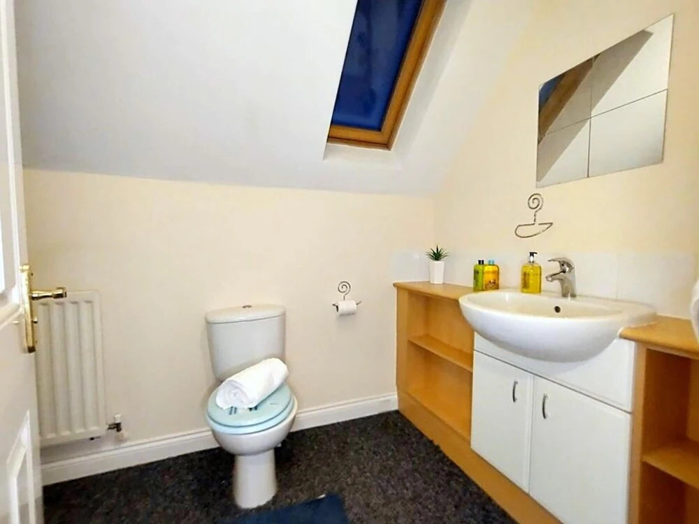 City Centre Home, Free Parking,wifi,netflix,tv