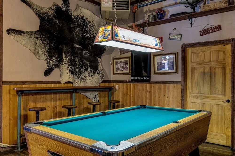 HiWay 40 Grill and Lodge