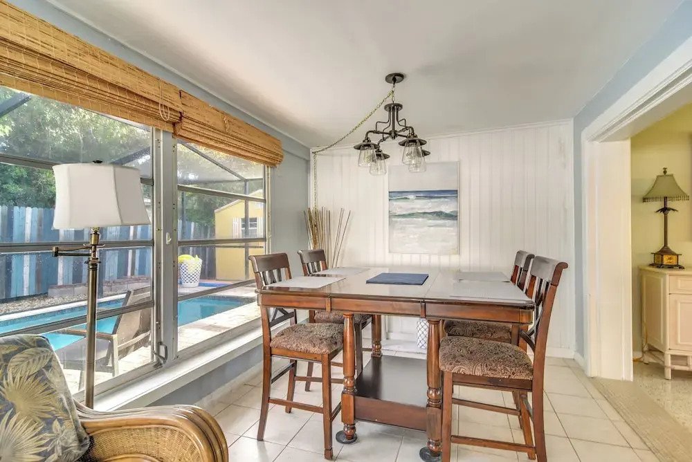 4 Mi to Dog Beach: Largo Home w/ Pool & Hot Tub!