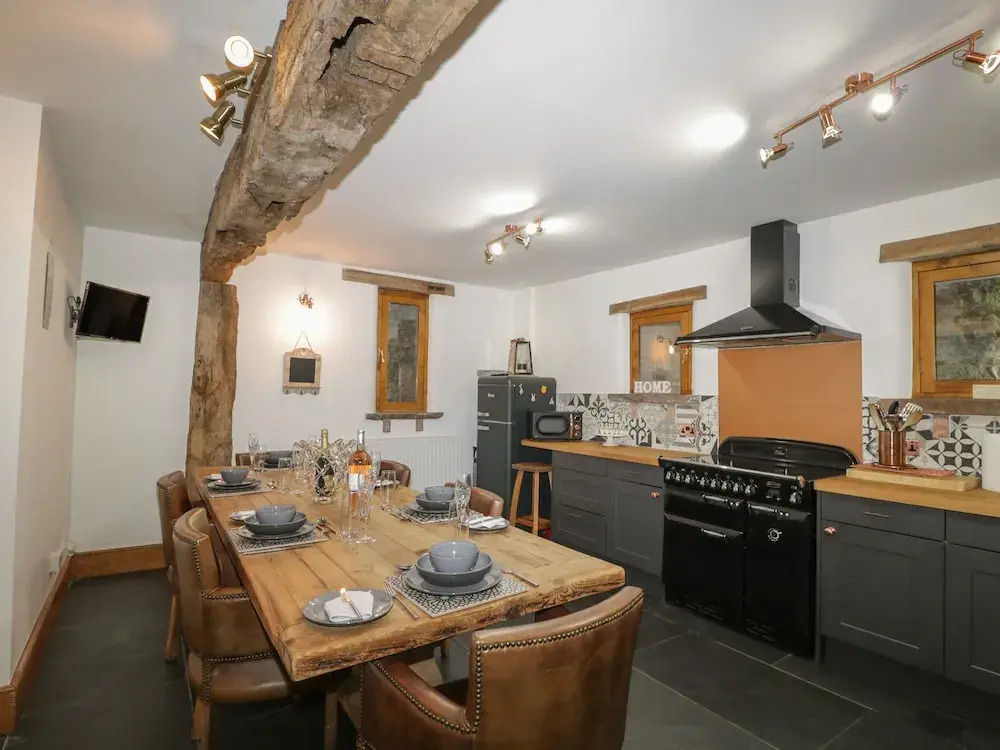 Pentre Barn