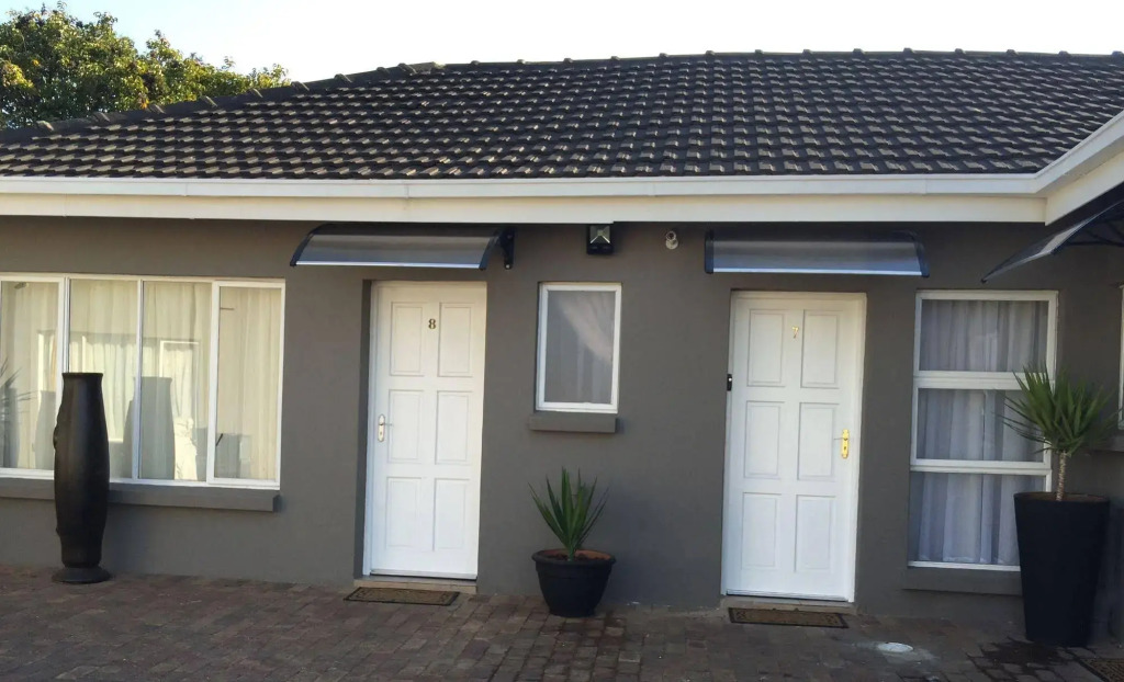 Aneiwa airport lodge