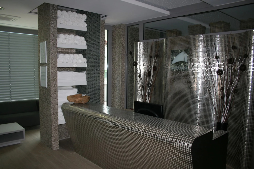 HOTEL PECR WELL