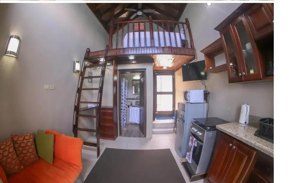 Shipwatcher Studio W/Mezzanine