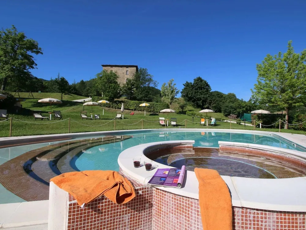 Apartment in Marche With Pool Access