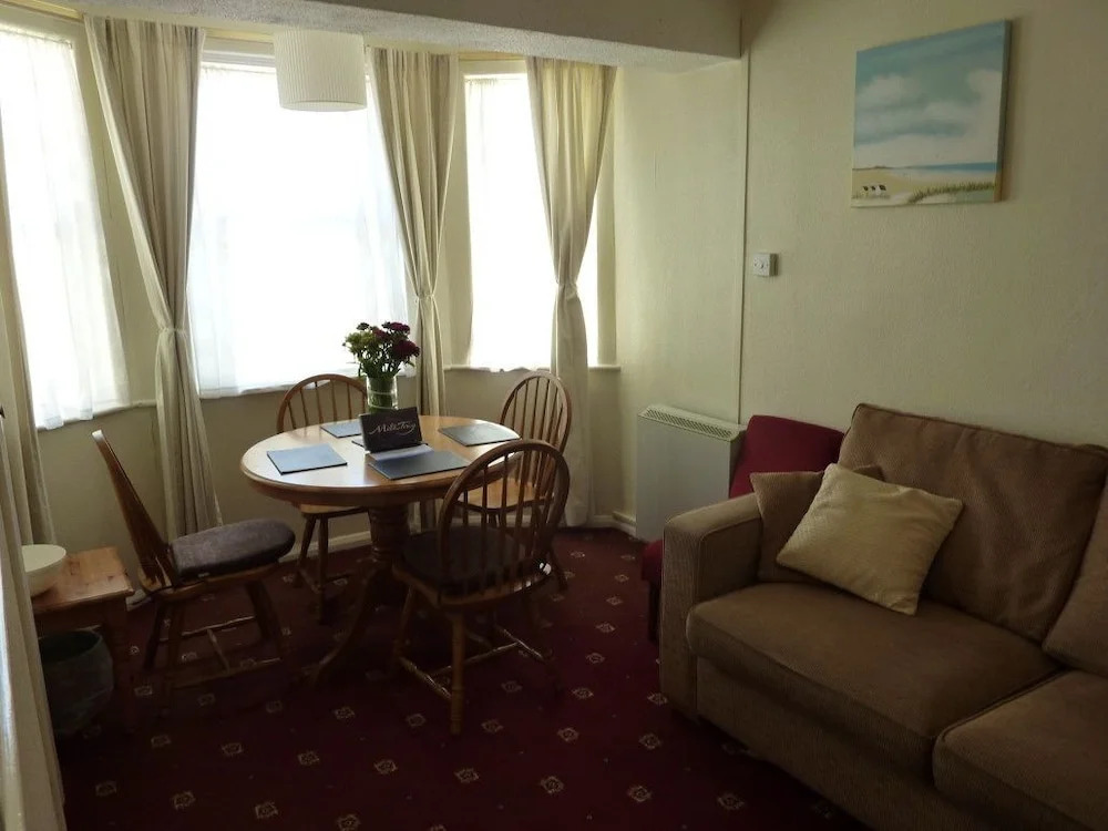 Glencoe Apartments