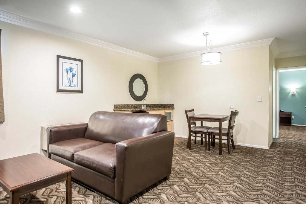 Rodeway Inn & Suites Inglewood