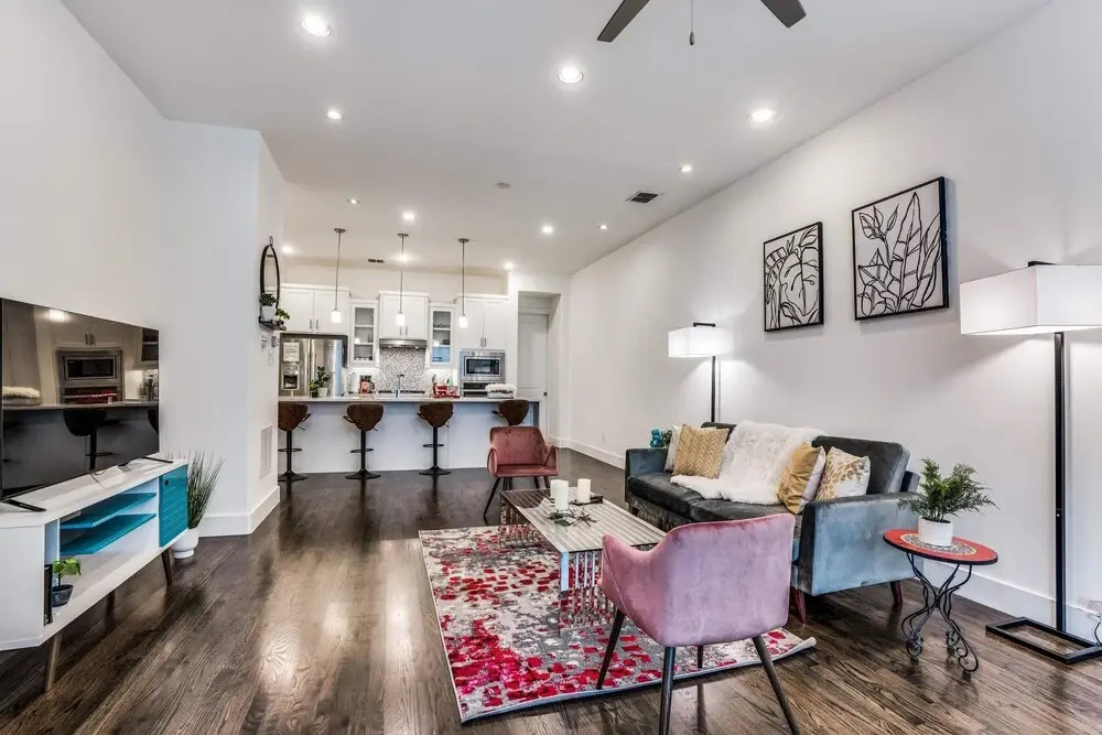 Cozysuites Luxe 3BR Uptown Home Great Rooftop