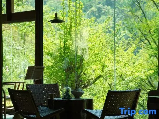 Xiuyan Private Hot Spring Guesthouse  (Qingcheng Back Mountain Scenic Area  Branch)