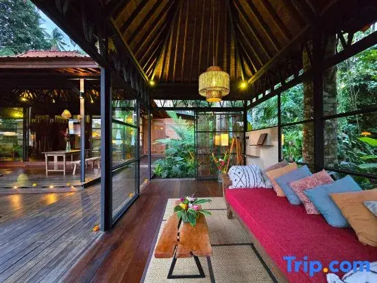 Joglo 4 Villa Mahadevi with Pool - Jungle near Ubud