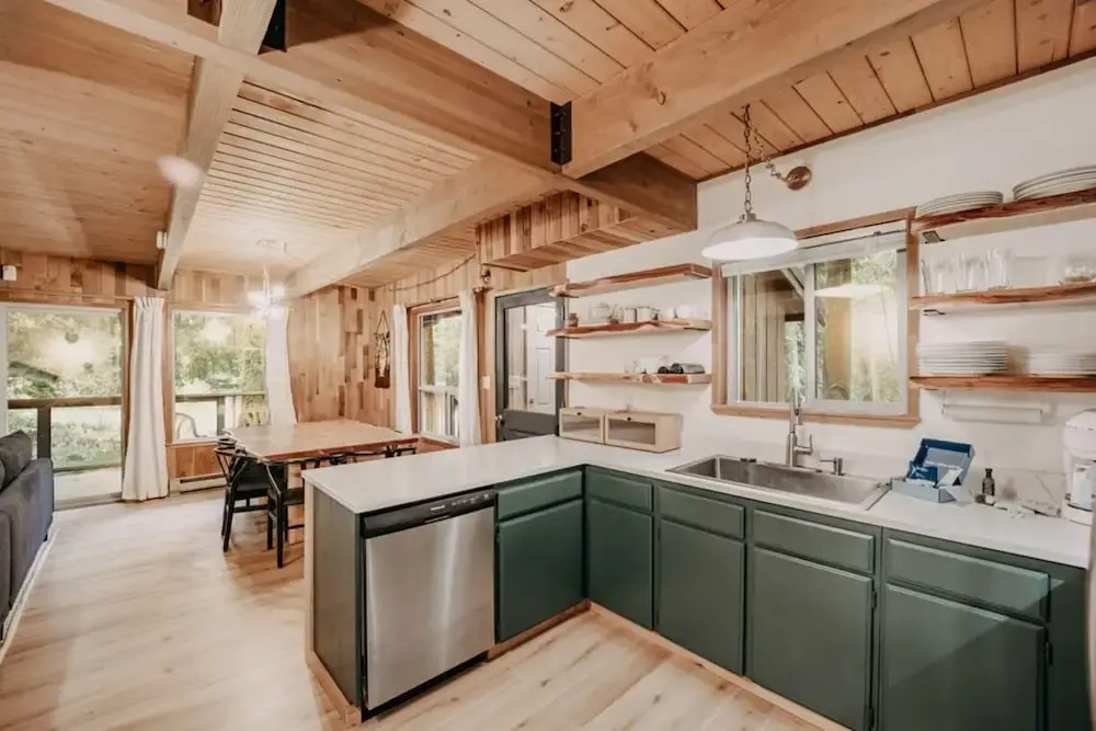 Glacier Springs Cabin 27 - A Private 2-story Pet-friendly Cabin Now With Wifi