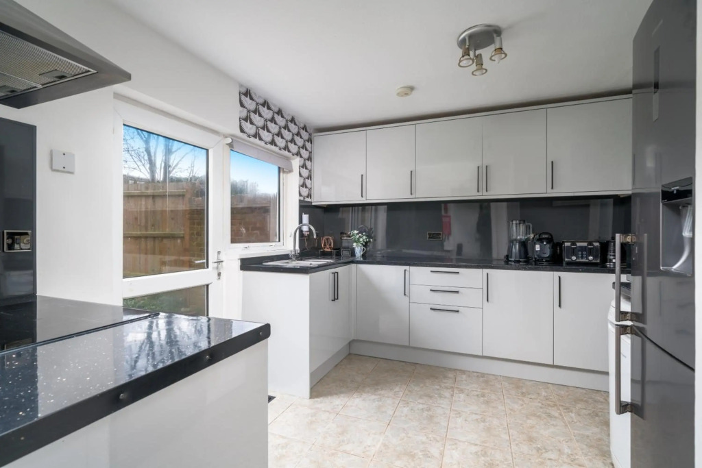 Entire House 3-Bed in Stevenage Hertfordshire With Parking & Garden