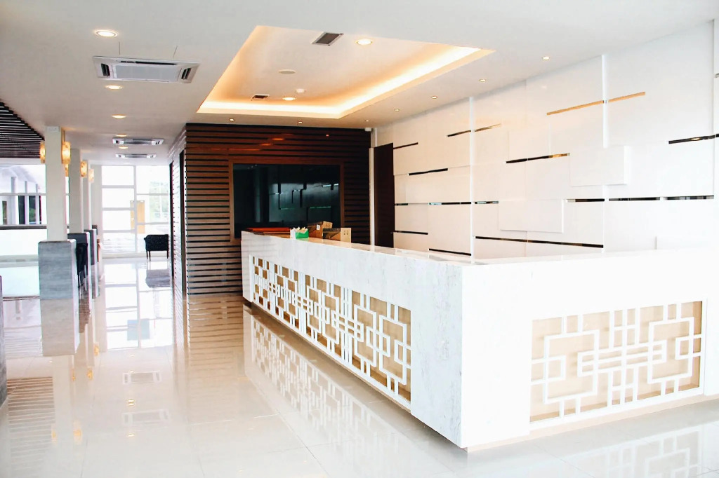 906 Premier Hotel