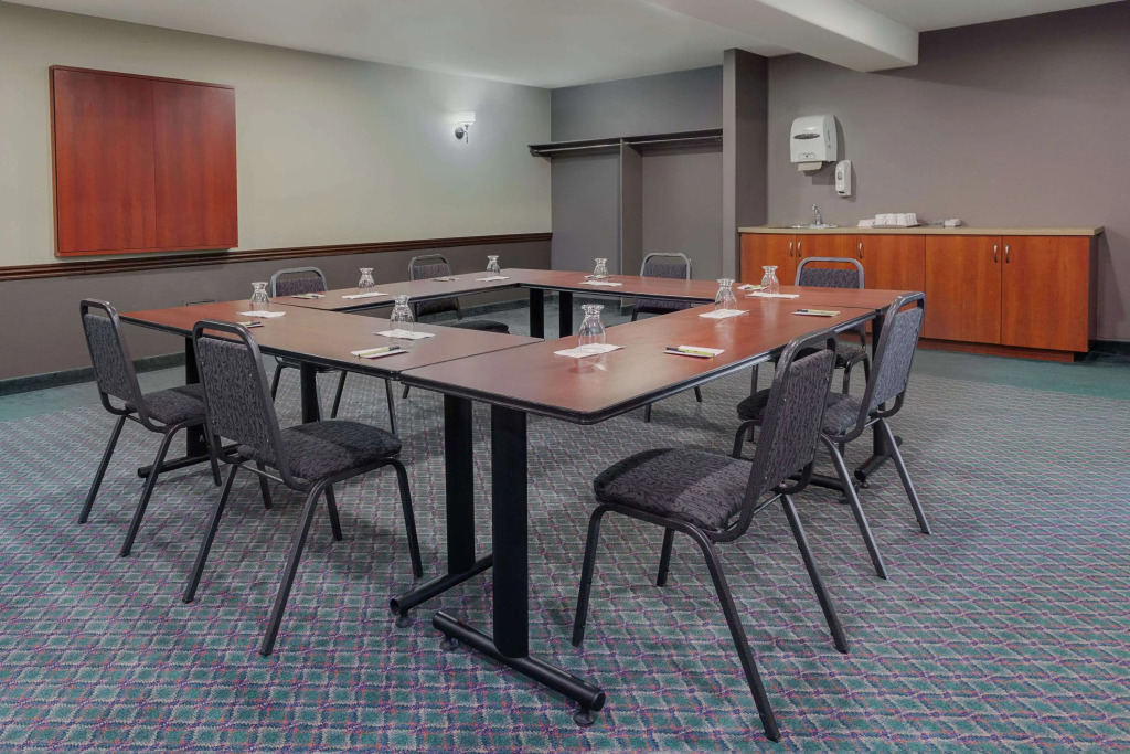 Super 8 by Wyndham Caraquet