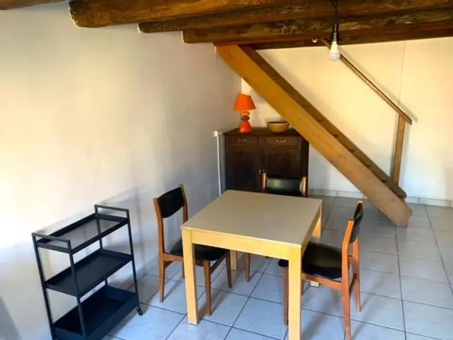 Petite maison lorraine avec cheminée et jardin