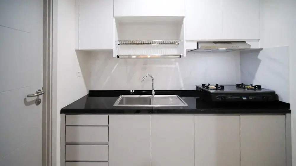 Homey 3Br With Private Lift At Grand Sungkono Lagoon Apartment