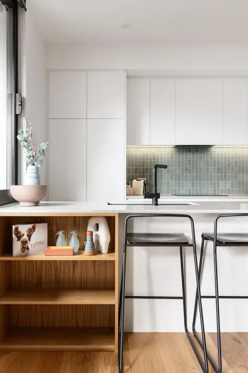 Docker Street Apartments by Urban Rest