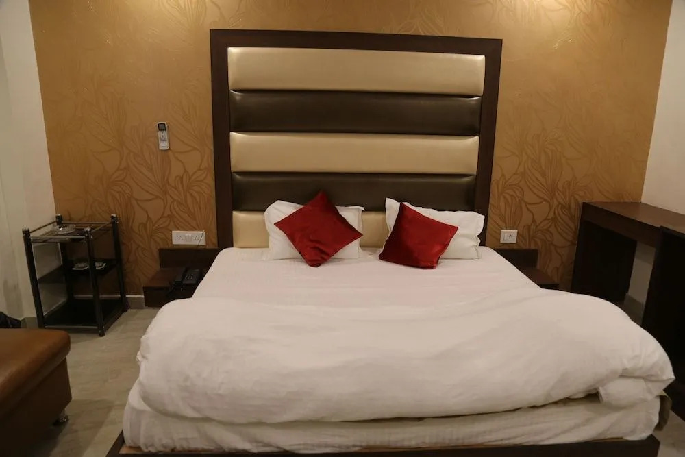 Mona Regency Hotel and Banquet