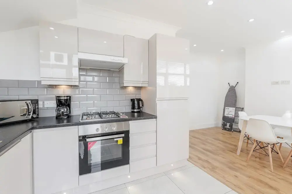 Modern & Spacious 3BR Terraced House