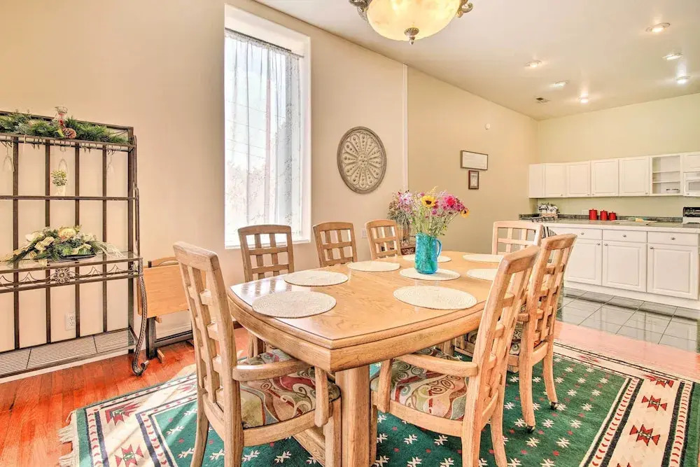 Spacious Springfield Apt < 4 Mi to Downtown!