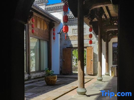 Hengdian Film and Television City Longjing Puyu Yinshu
