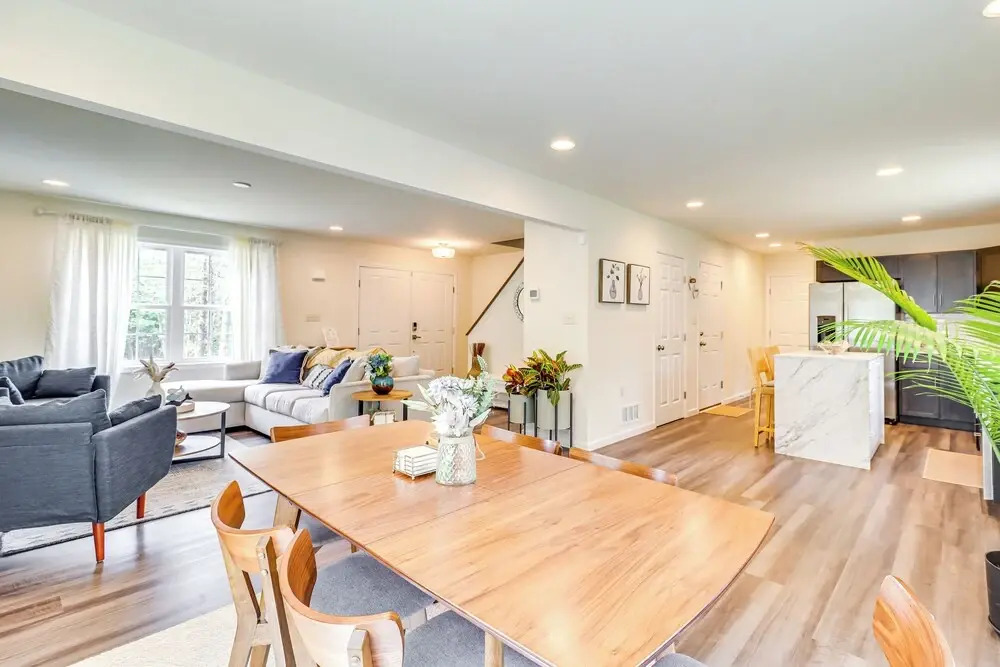 5 Mi to Lake: Modern Tobyhanna Retreat!