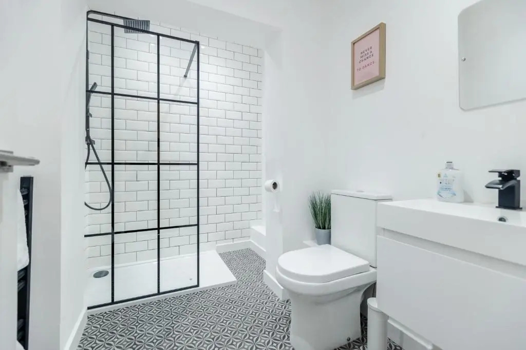 Queen Street Apartments by Sasco