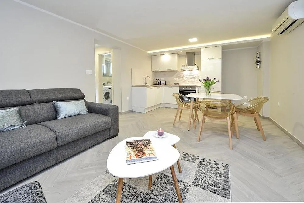 Apartment Karla Jedan
