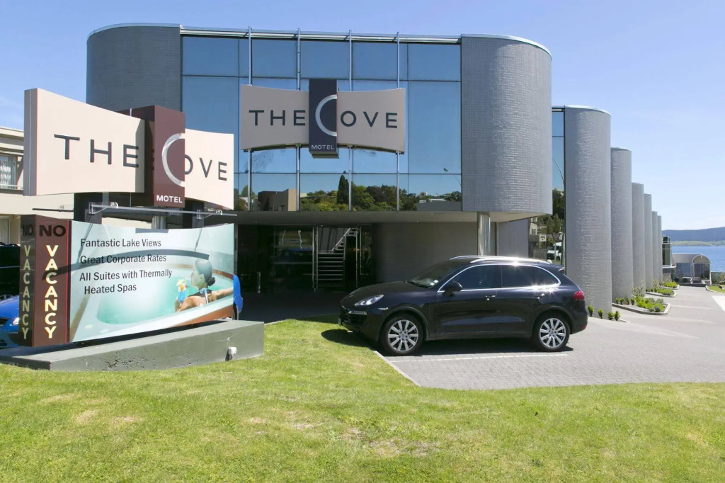 The Cove- On The Lake