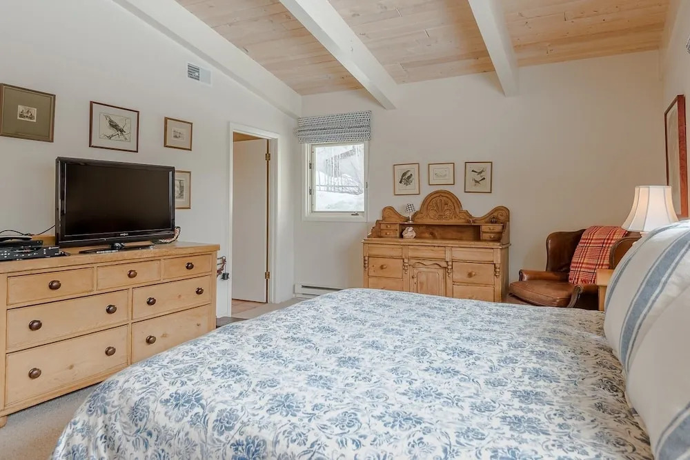 Saddle Road Home 104 by RedAwning