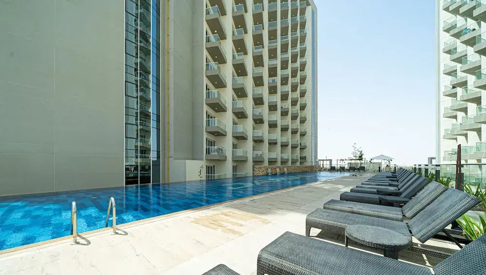 Viridis Living Chic and Spacious 1BR