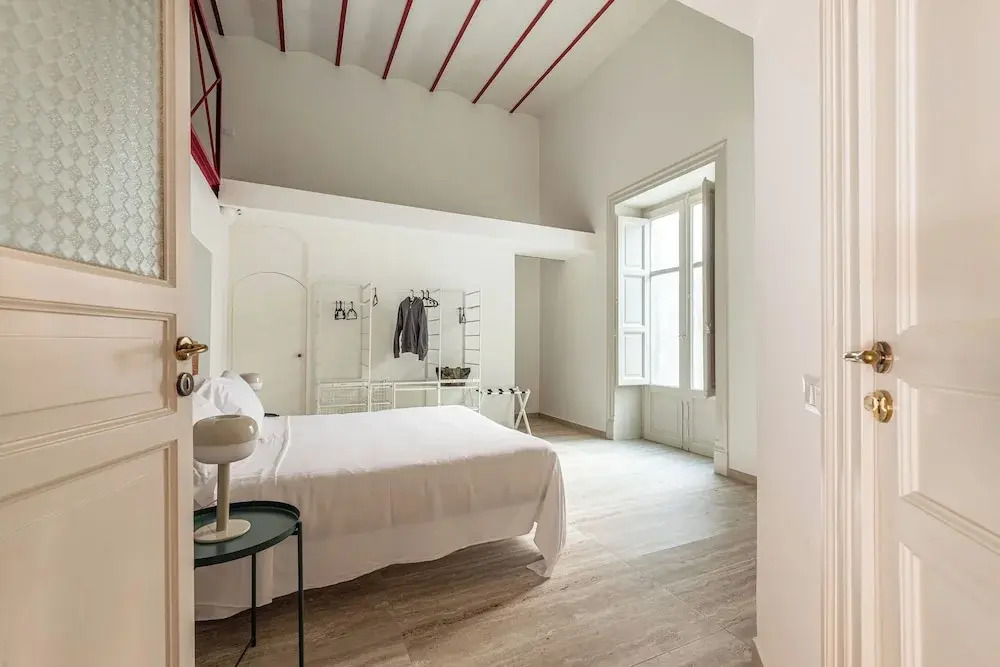 Central City Apartment by Wonderful Italy