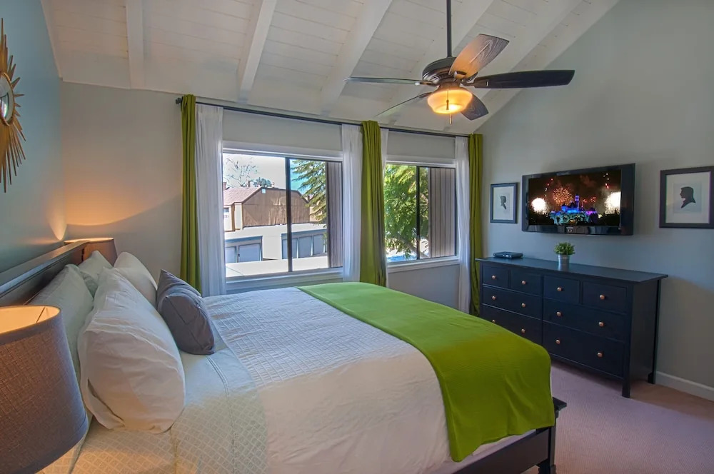 Love Bug - 2 Br Condo