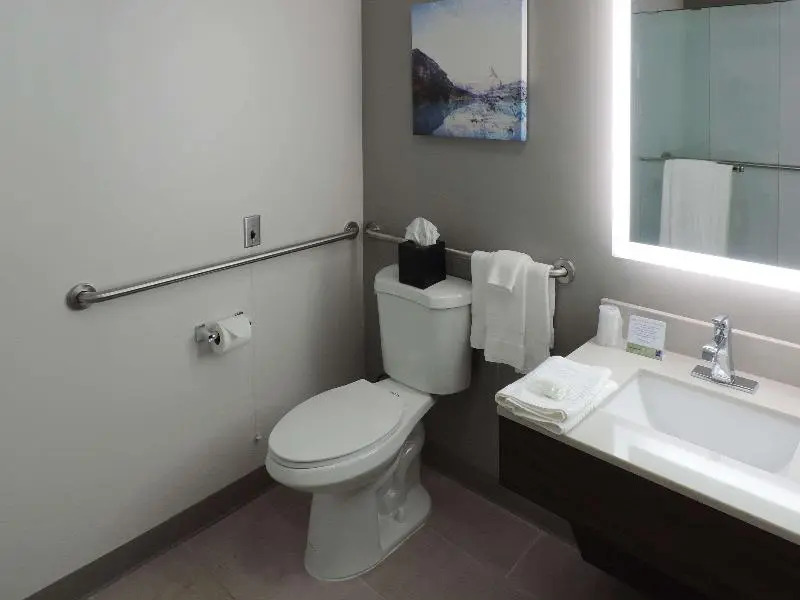 Rodeway Inn and Suites
