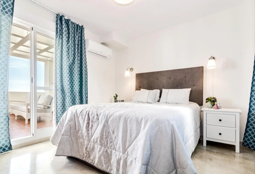 PDM - Elegant Apartment with Breathtaking Sea view