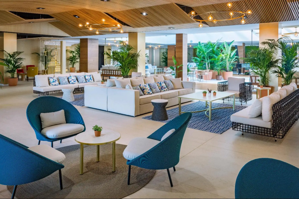 Mediterraneo Bay Hotel & Resort