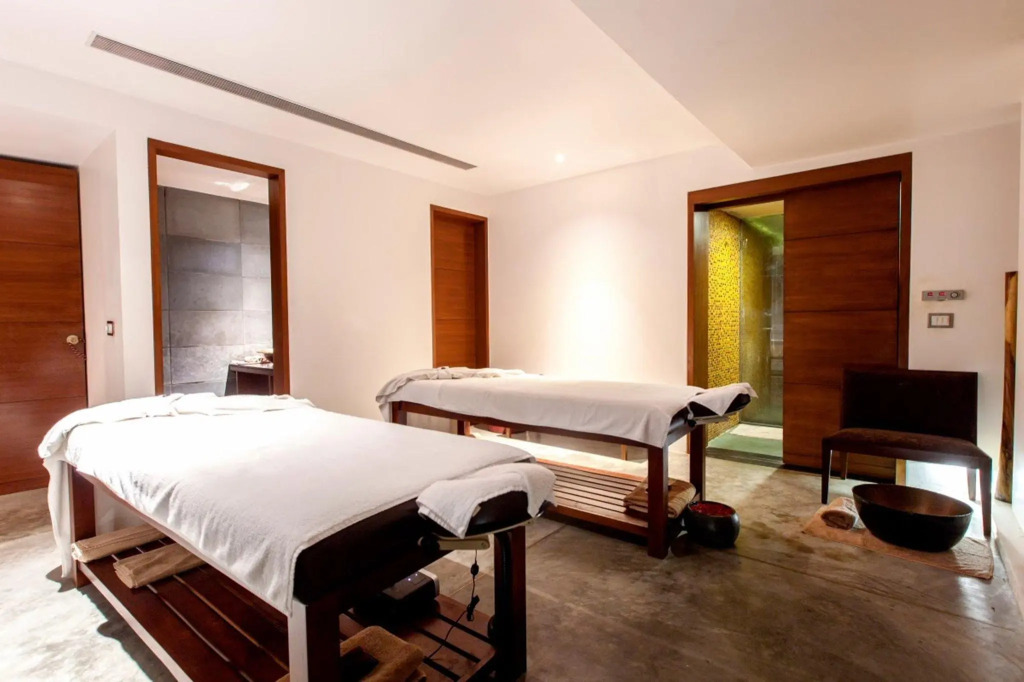 Slohh by Roach Bengaluru, Curio Collection by Hilton