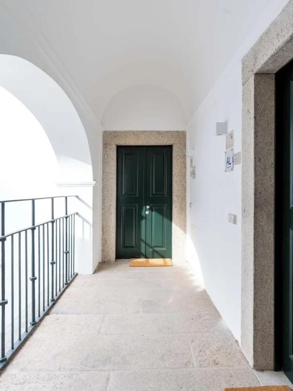 Limehome Evora Rua de Machede 61