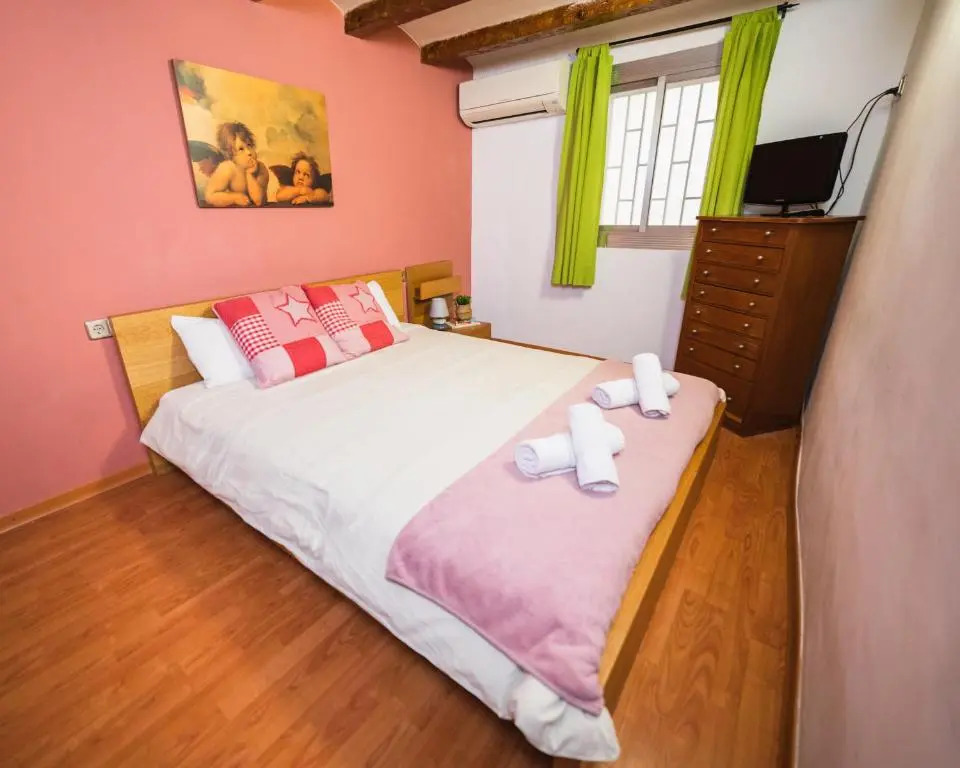Rustic Poble Sec Apartment