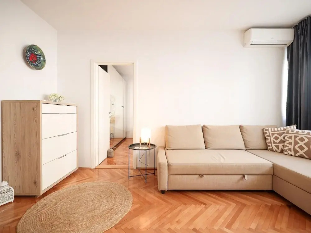 Modern Apartment With Terrace Near old Town