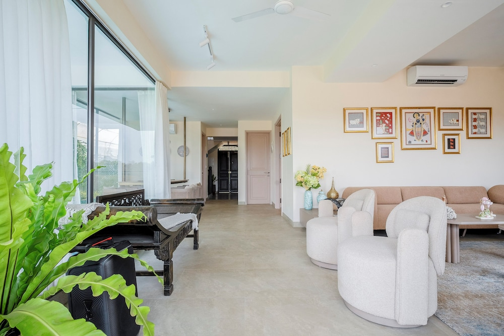 Staymaster Casa Damaaya 4BR- Pool