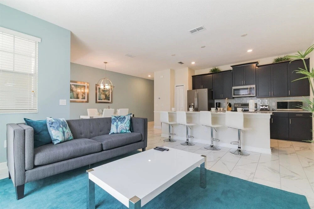 4BR 3BA Town Home in Storey Lake