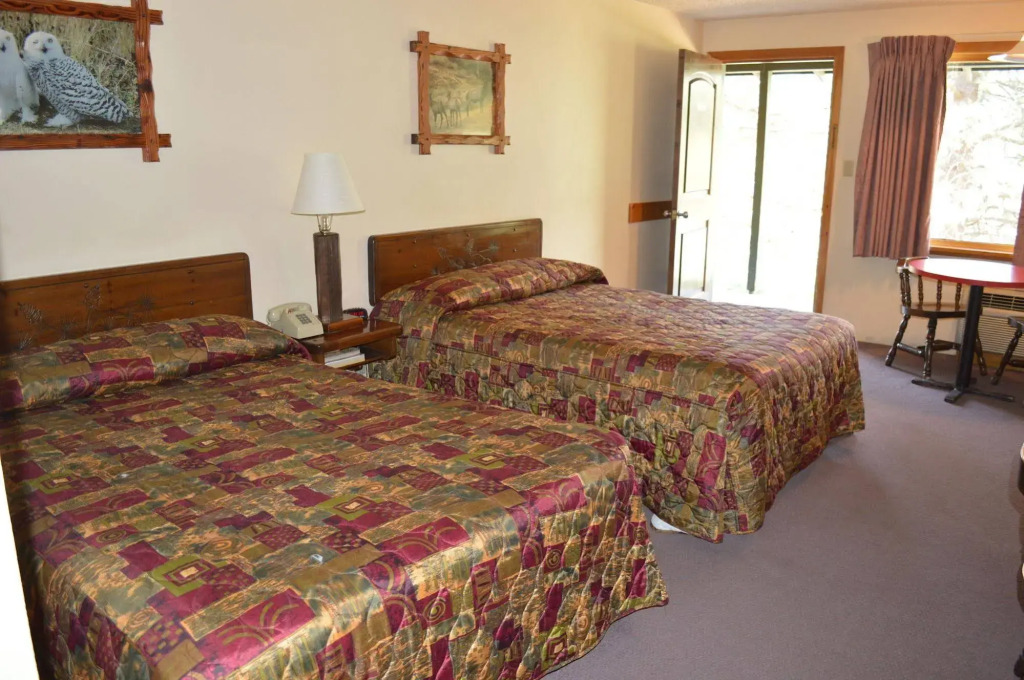 Rimrock Lodge LLC