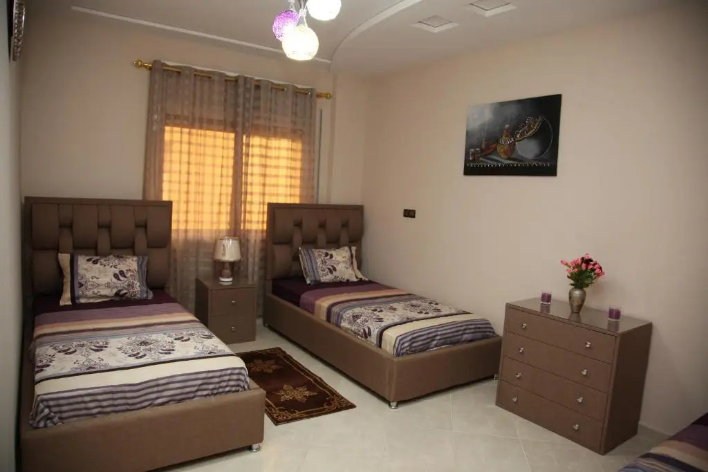 « Lilia-Appart » Luxe, Confort Et Calme Dans 130 M2 Et 4 Chambres Avec Garage Au Cœur D’Oujda.