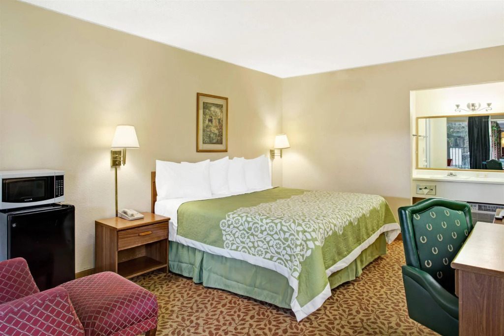 Days Inn by Wyndham Ogden