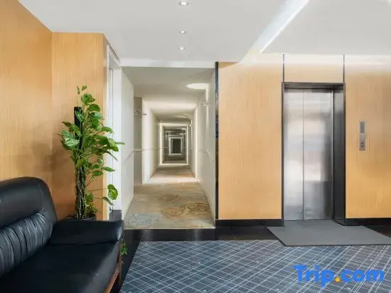 YIBAI HOTEL(Chengdu Chunxi Road store)