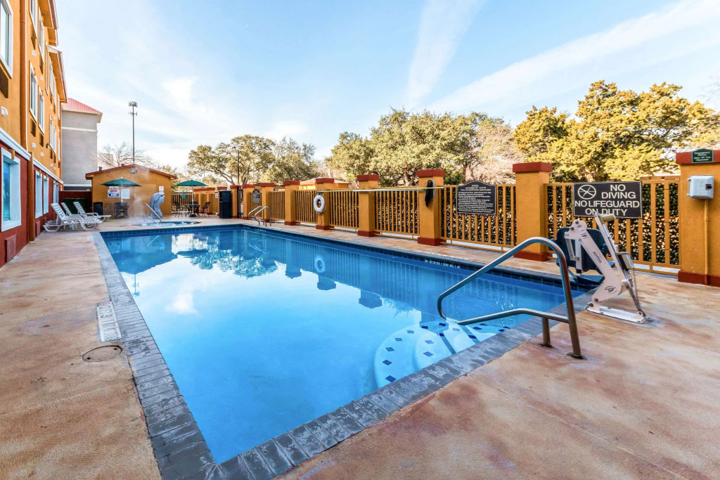 Quality Inn & Suites SeaWorld North