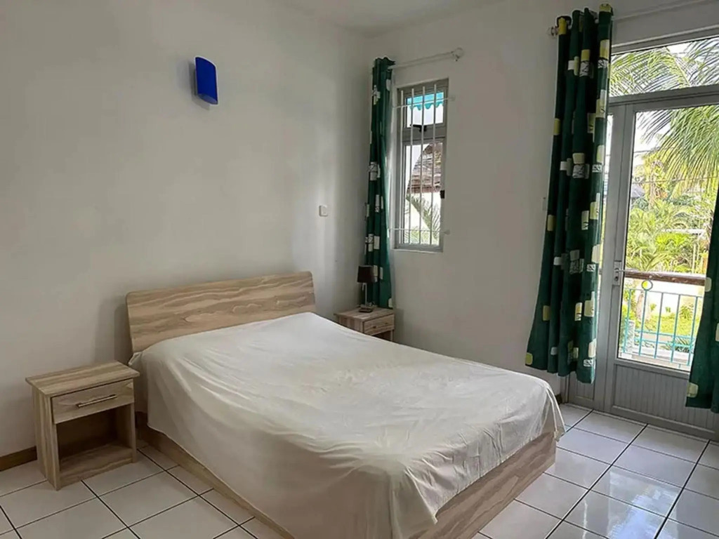 3 bedrooms appartement at Blue Bay 300 m away from the beach with sea view enclosed garden and wifi