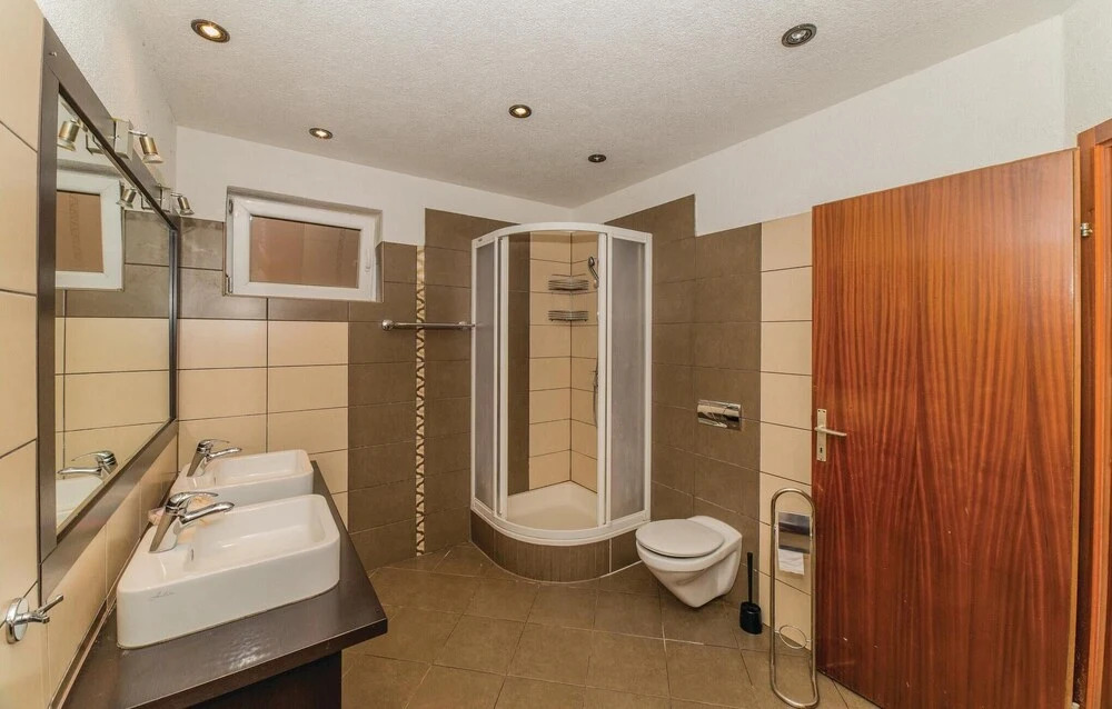 Amazing Home in Biograd With Wifi and 2 Bedrooms